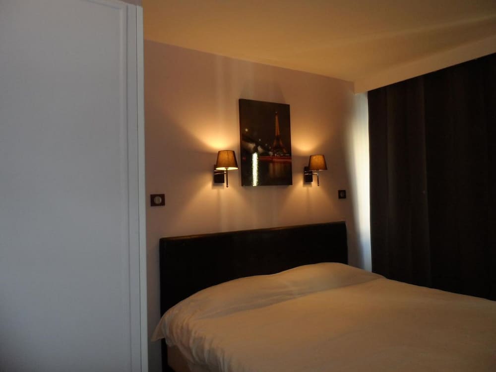 Habitación estándar doble del hotel Prince Monceau. Foto 4
