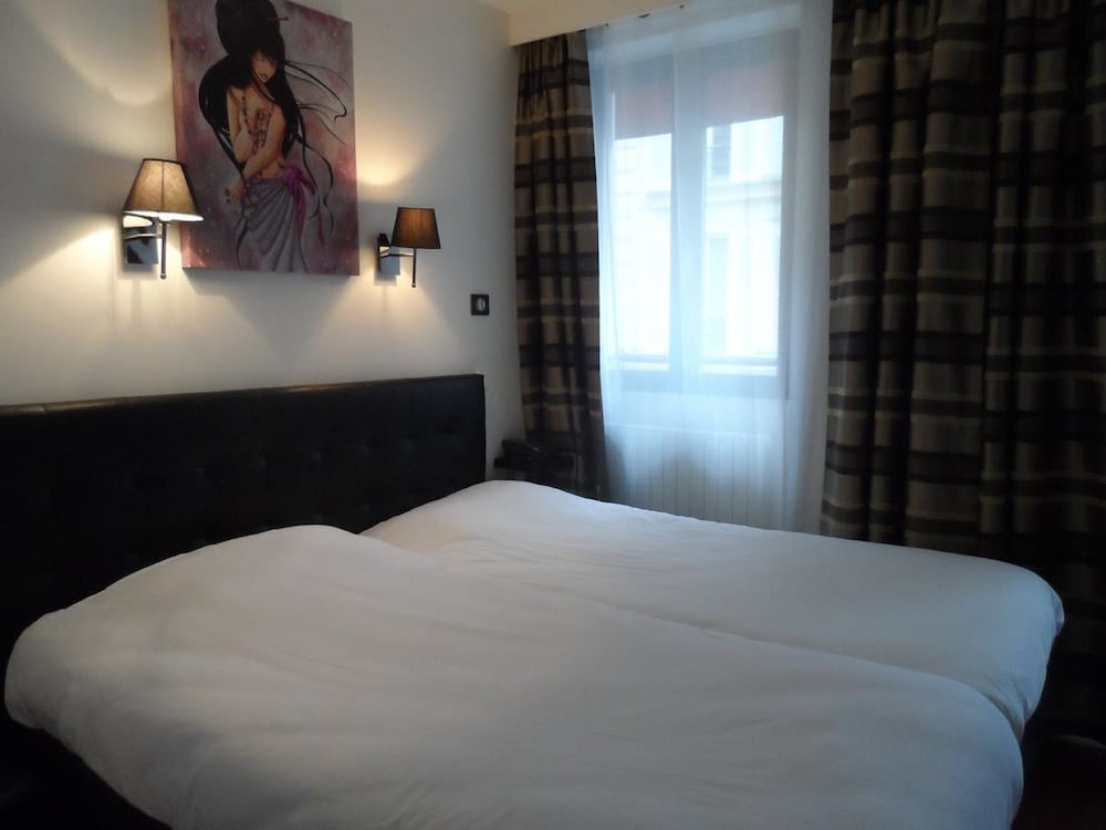 Habitación estándar doble del hotel Prince Monceau. Foto 5