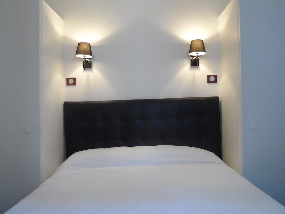 Habitación estándar doble del hotel Prince Monceau. Foto 8