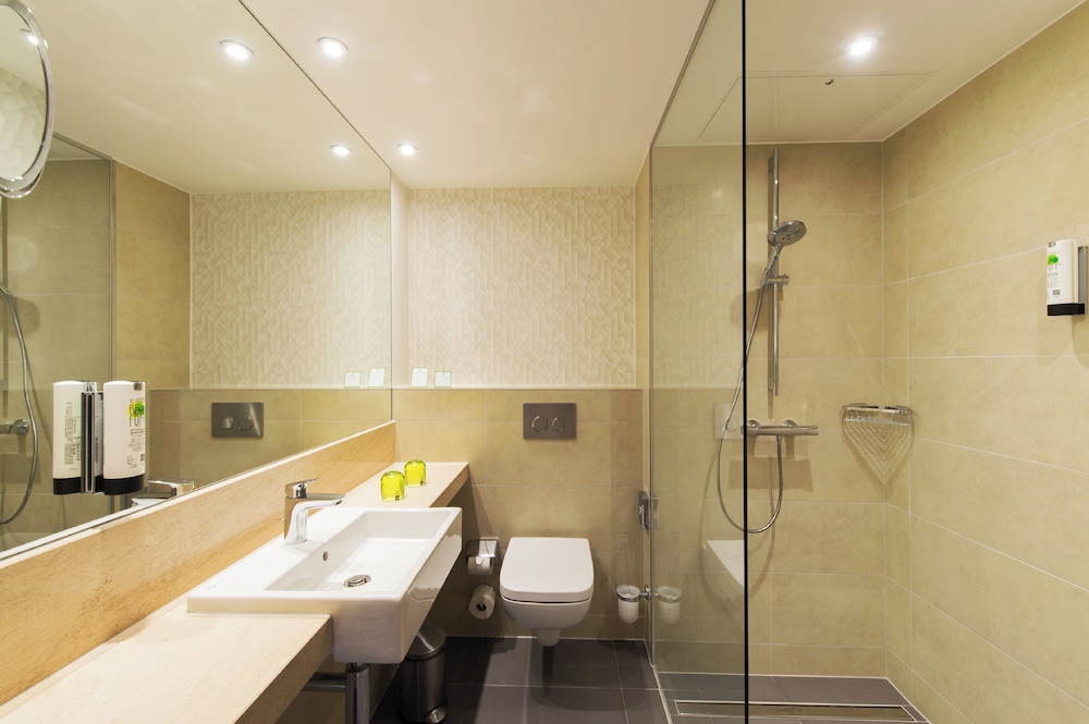 Habitación estándar, 2 camas individuales del hotel Holiday Inn Frankfurt Airport, An Ihg. Foto 3