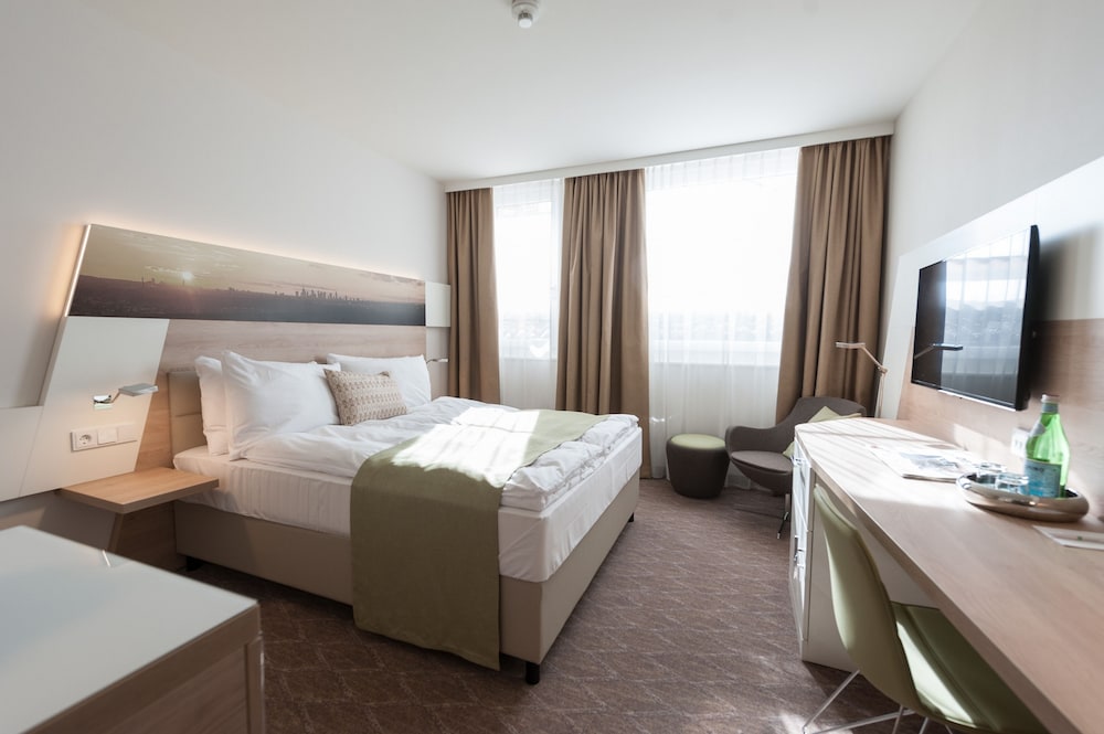 Habitación estándar, 2 camas individuales del hotel Holiday Inn Frankfurt Airport, An Ihg. Foto 1