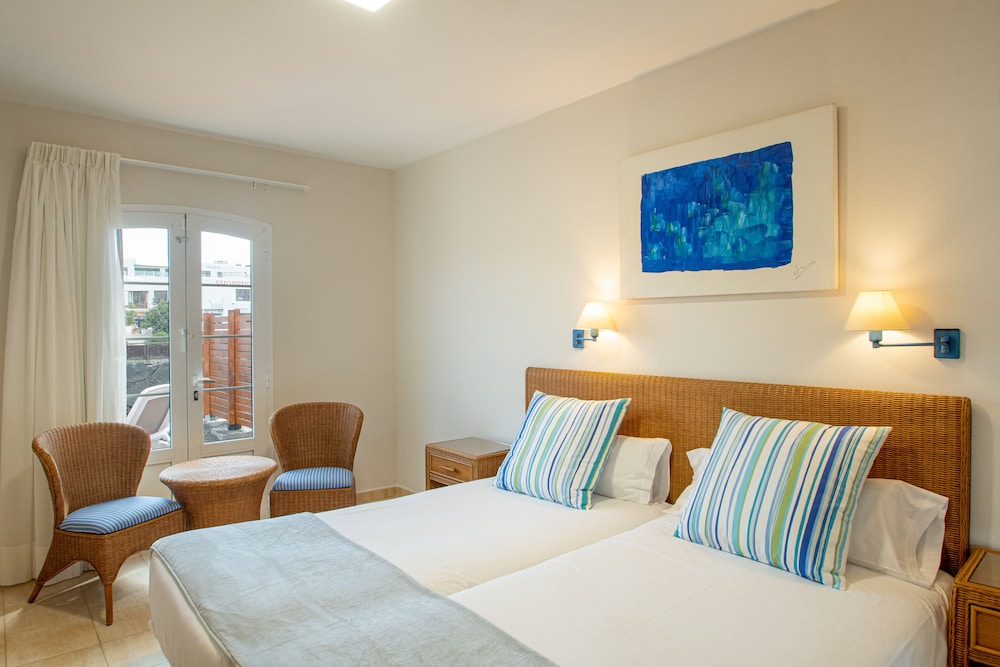 Apartamento Con Cocina 2 habitaciones Sofá Cama incluido 2 Camas individuales del hotel Apartamentos LIVVO Coloradamar. Foto 8