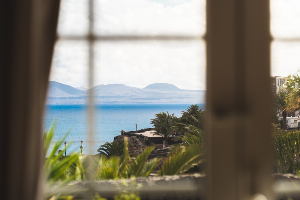 2 bedroom sea view plus apartment del hotel Apartamentos LIVVO Coloradamar