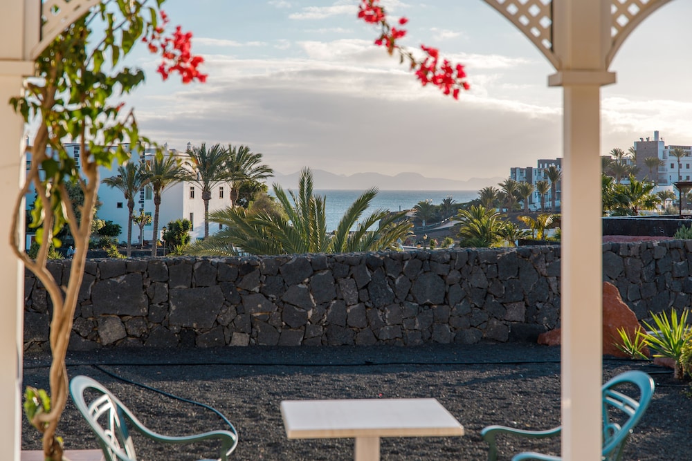 2 bedroom sea view plus apartment del hotel Apartamentos LIVVO Coloradamar. Foto 3