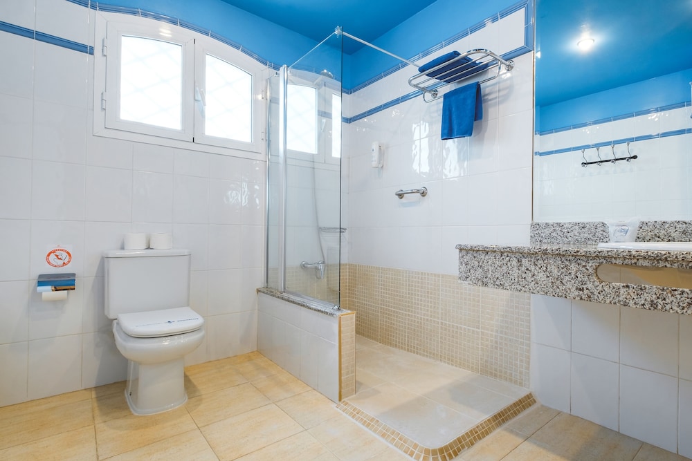 2 bedroom sea view plus apartment del hotel Apartamentos LIVVO Coloradamar. Foto 4