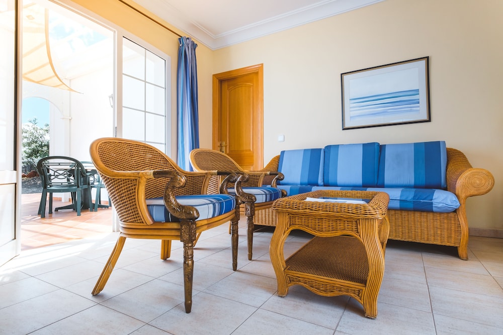 2 bedroom sea view plus apartment del hotel Apartamentos LIVVO Coloradamar. Foto 5