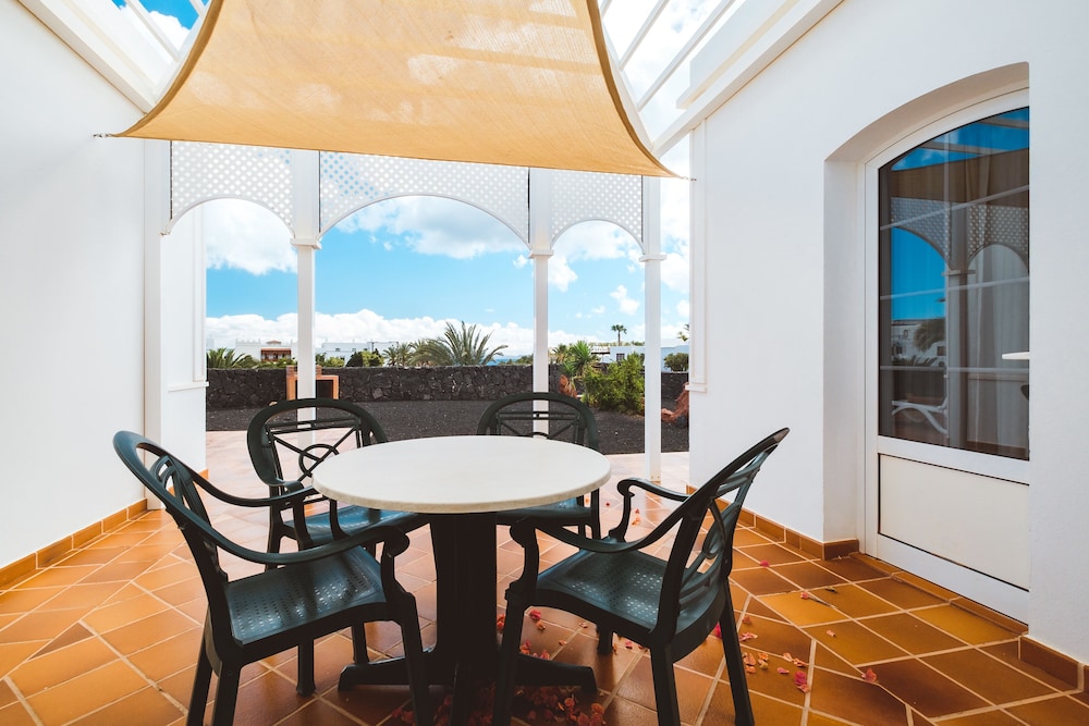 2 bedroom sea view plus apartment del hotel Apartamentos LIVVO Coloradamar. Foto 6