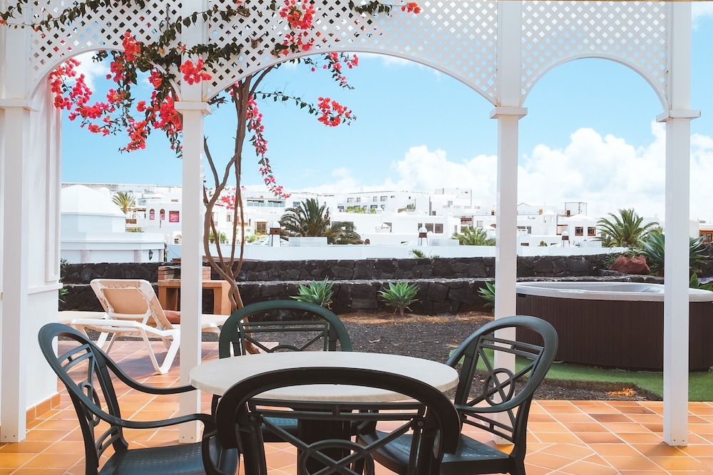 2 bedroom hydromassage plus apartment del hotel Apartamentos LIVVO Coloradamar. Foto 4