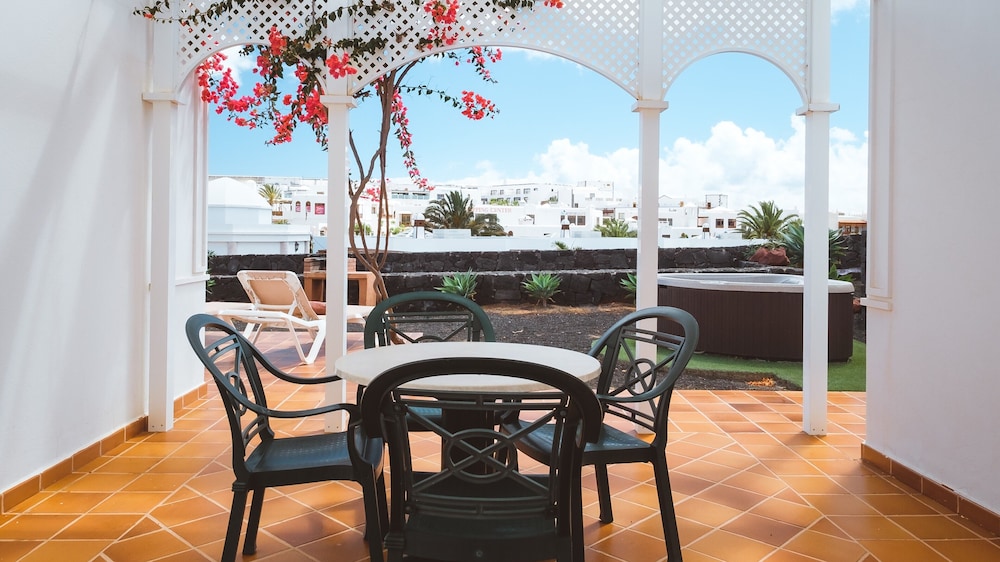 2 bedroom hydromassage plus apartment del hotel Apartamentos LIVVO Coloradamar. Foto 10