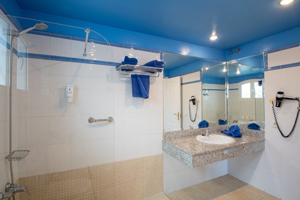 2 bedroom Bali plus apartment del hotel Apartamentos LIVVO Coloradamar. Foto 4