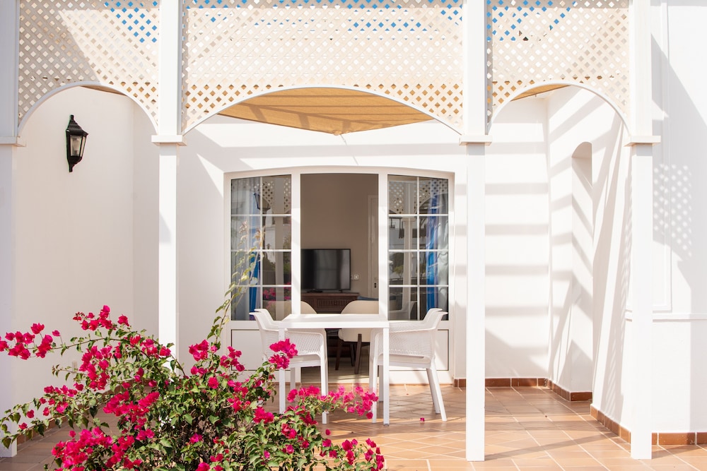 2 bedroom Bali plus apartment del hotel Apartamentos LIVVO Coloradamar. Foto 10