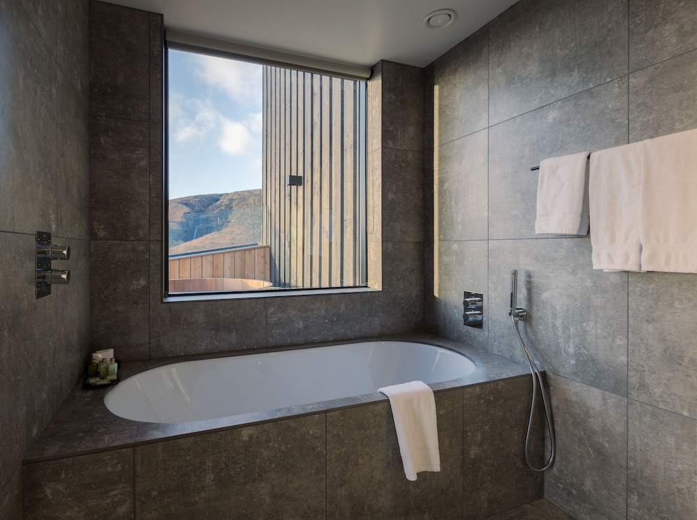 Suite Ejecutiva del hotel Fosshotel Glacier Lagoon. Foto 5
