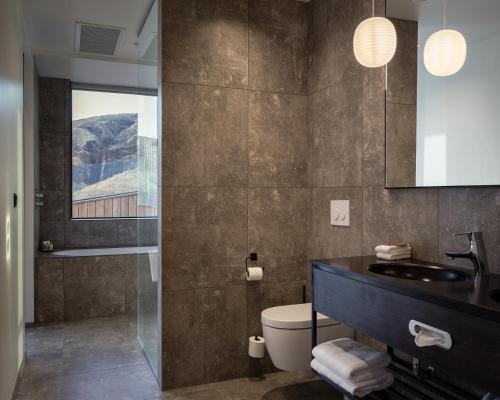Suite Executive del hotel Fosshotel Glacier Lagoon. Foto 3