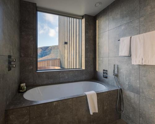 Suite Executive del hotel Fosshotel Glacier Lagoon. Foto 4