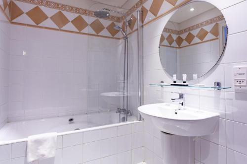 Habitación Triple Deluxe del hotel Atlantis Saint Germain Des Prés