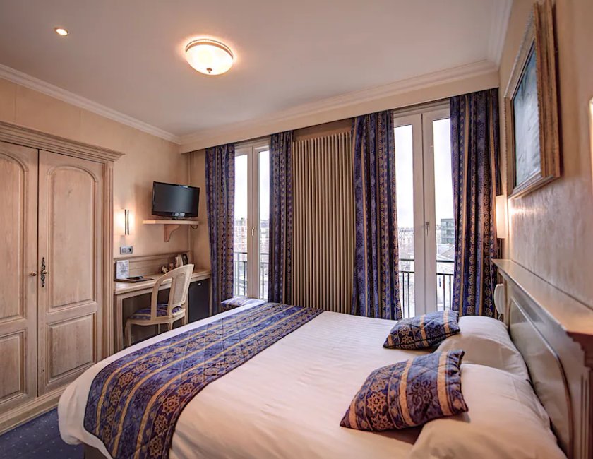 Habitación Doble Superior del hotel Du Midi Paris Montparnasse. Foto 4