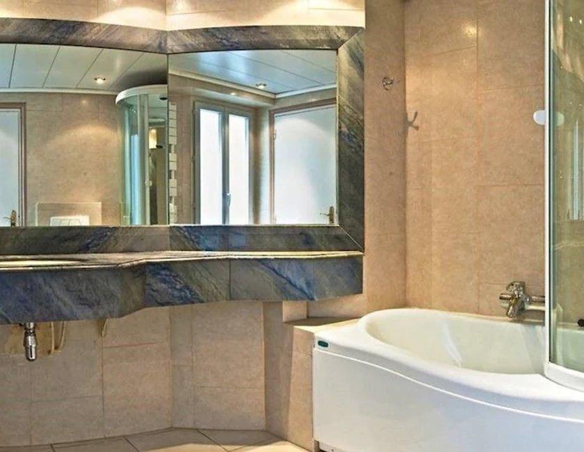 Habitación Doble Superior del hotel Du Midi Paris Montparnasse. Foto 6