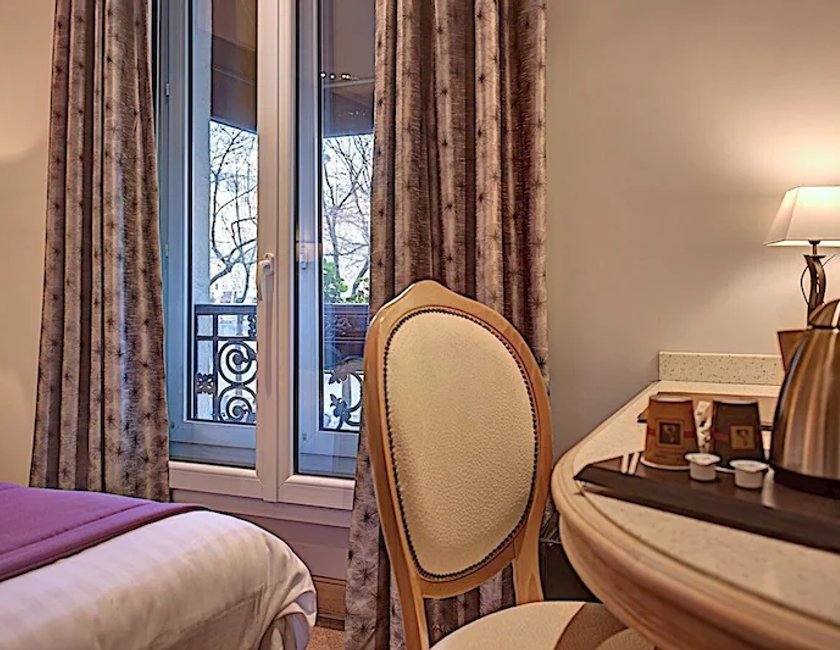Habitación Doble Superior del hotel Du Midi Paris Montparnasse. Foto 11