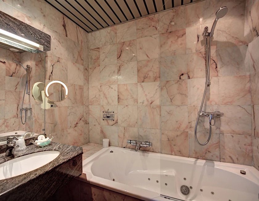 Habitación Doble Superior del hotel Du Midi Paris Montparnasse. Foto 14
