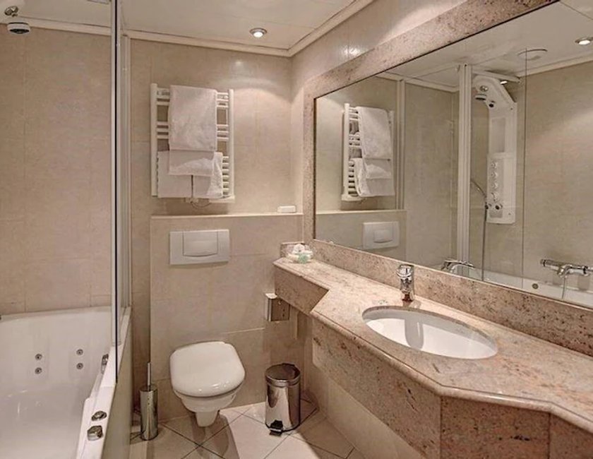 Habitación Deluxe doble, 1 cama de matrimonio del hotel Du Midi Paris Montparnasse. Foto 10