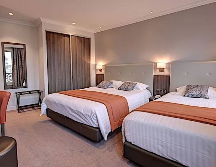 Habitación Triple Superior del hotel Du Midi Paris Montparnasse