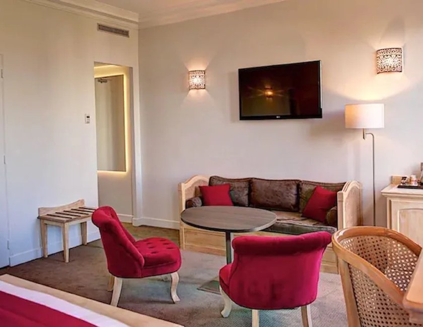 Suite Junior del hotel Du Midi Paris Montparnasse. Foto 2