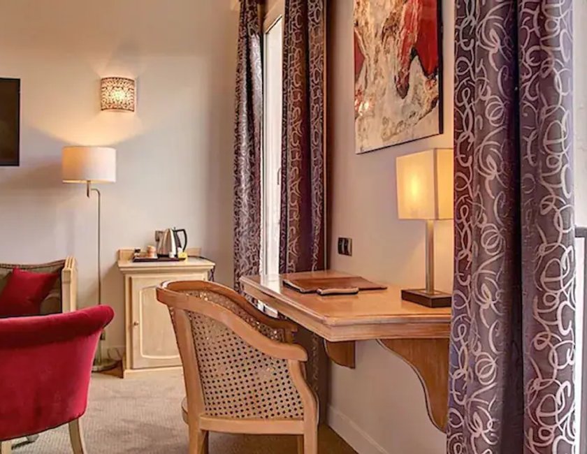Suite Junior del hotel Du Midi Paris Montparnasse. Foto 7