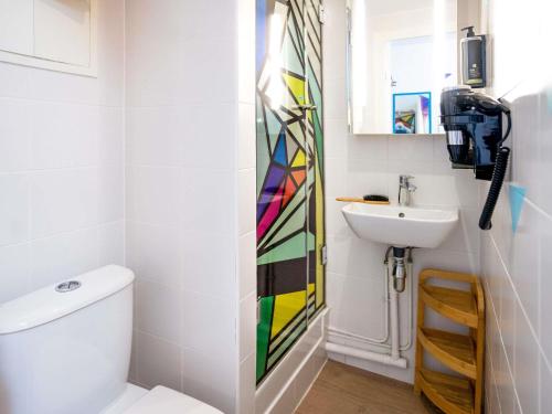 Habitación Individual Estándar del hotel Ibis Styles Paris Maine Montparnasse. Foto 3