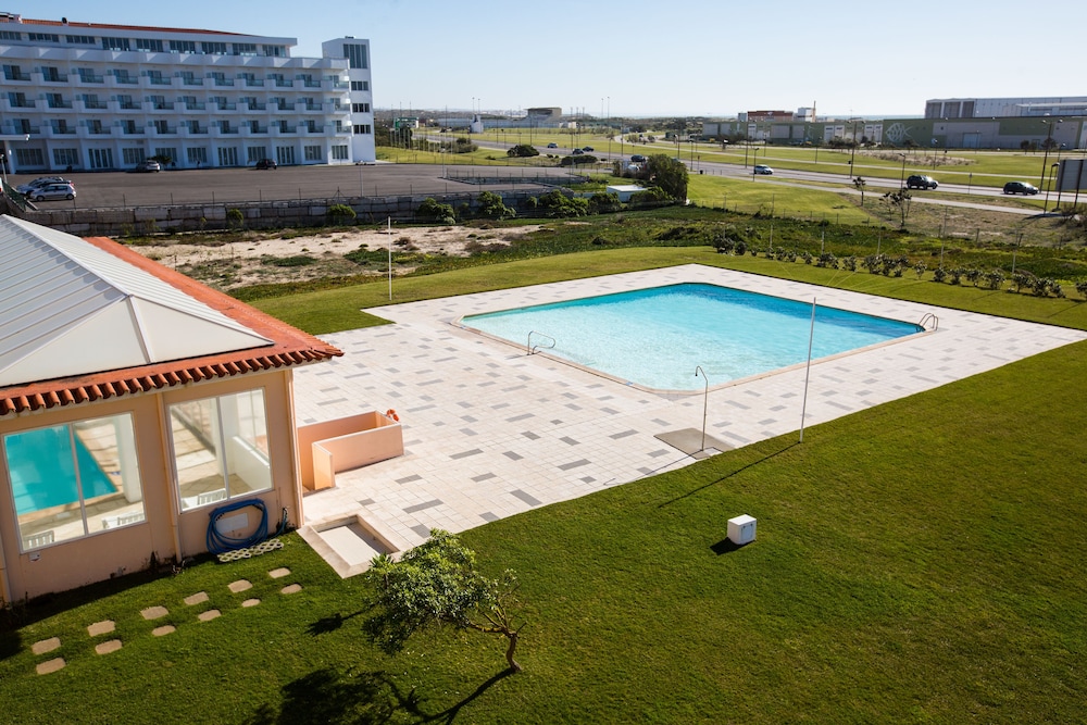 Habitación doble o con dos camas, vistas a la piscina del hotel Star Inn Peniche. Foto 5