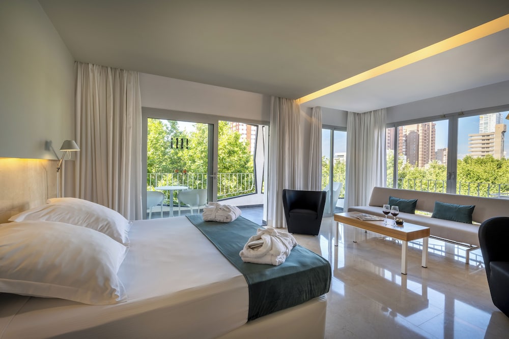 Habitación Deluxe, balcón del hotel CLiMiA Belroy