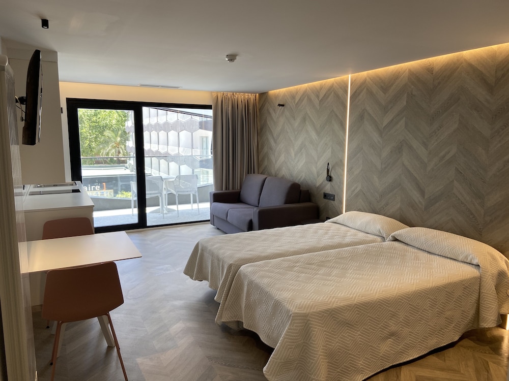 Estudio del hotel CLiMiA Belroy. Foto 1