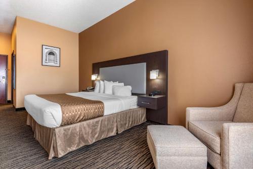 Habitación - 1 cama extragrande - No fumadores del hotel BEST WESTERN The Inn at the Fairgrounds. Foto 2