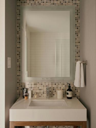 Habitación Estándar con 2 camas dobles del hotel The Cloud One New York-Downtown, by the Motel One Group. Foto 3