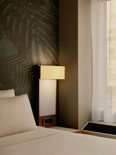 Habitación Estándar - Cama extragrande del hotel The Cloud One New York-Downtown, by the Motel One Group. Foto 2