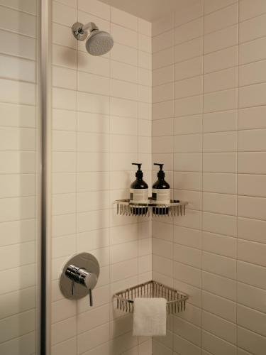 Habitación Superior con vistas a la ciudad y al río - 1 cama extragrande del hotel The Cloud One New York-Downtown, by the Motel One Group. Foto 9