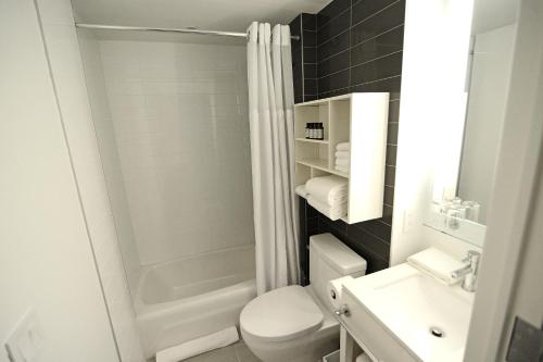 Habitación adaptada para personas con movilidad reducida - Cama grande del hotel Edge. Foto 3