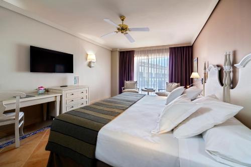 Habitación Familiar Superior del hotel Barceló Marbella. Foto 2