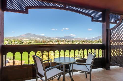 Habitación Doble Superior con vistas al campo de golf - 1 o 2 camas del hotel Barceló Marbella. Foto 6