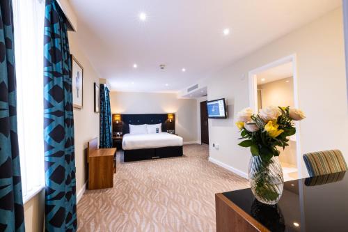 Suite de un dormitorio con cocina americana del hotel Holiday Inn London-kensington High Street. Foto 2