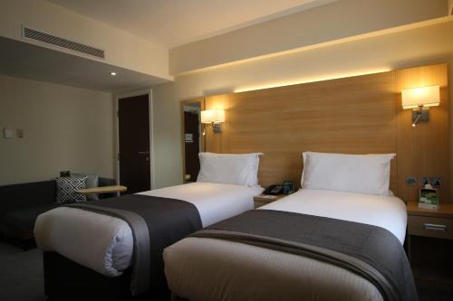 Habitación Premium - 2 camas individuales del hotel Holiday Inn London-kensington High Street. Foto 1