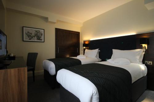 Suite con 2 camas individuales del hotel Holiday Inn London-kensington High Street