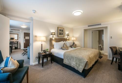 Suite de 1 dormitorio - 1 cama extragrande del hotel Holiday Inn London-kensington High Street. Foto 2