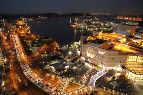Habitación Estándar con 1 cama doble, Vistas a la bahía - No fumadores del hotel Mercure Yokosuka. Foto 8