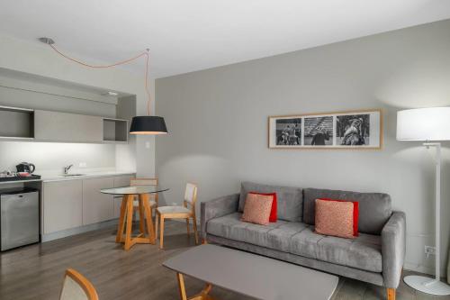 Suite Doble Executive - para no fumadores del hotel Dazzler By Wyndham Buenos Aires Polo. Foto 3