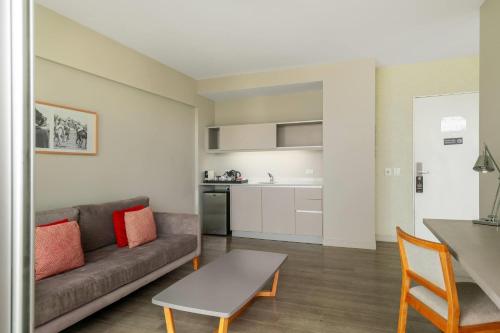 Suite Doble Executive - para no fumadores del hotel Dazzler By Wyndham Buenos Aires Polo. Foto 8