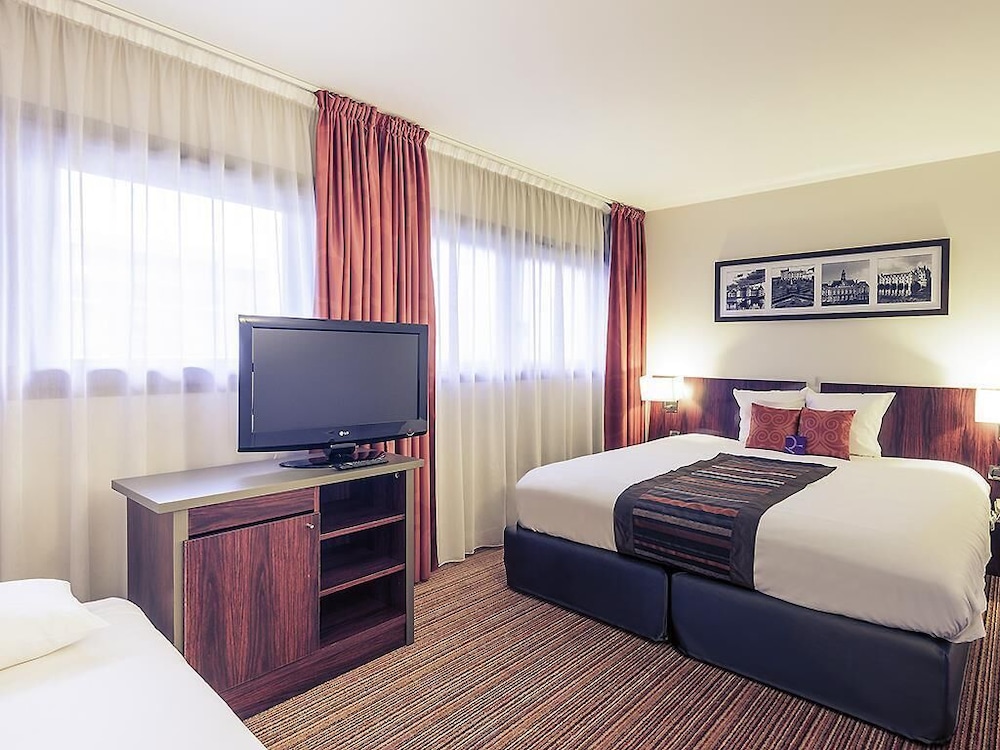 Habitación familiar, 1 cama doble con sofá cama del hotel Hotel Mercure Tours Centro Estación. Foto 3
