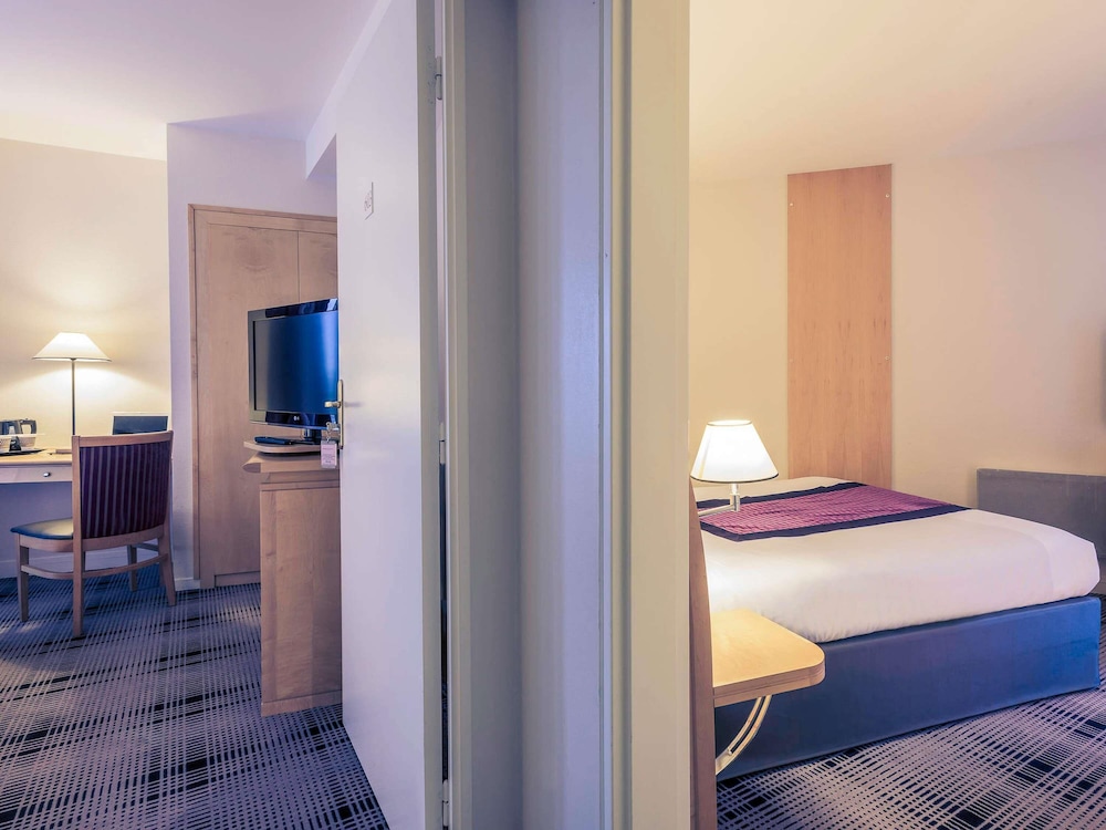 Habitación familiar, varias camas, habitaciones comunicadas (2 rooms close together) del hotel Hotel Mercure Tours Centro Estación