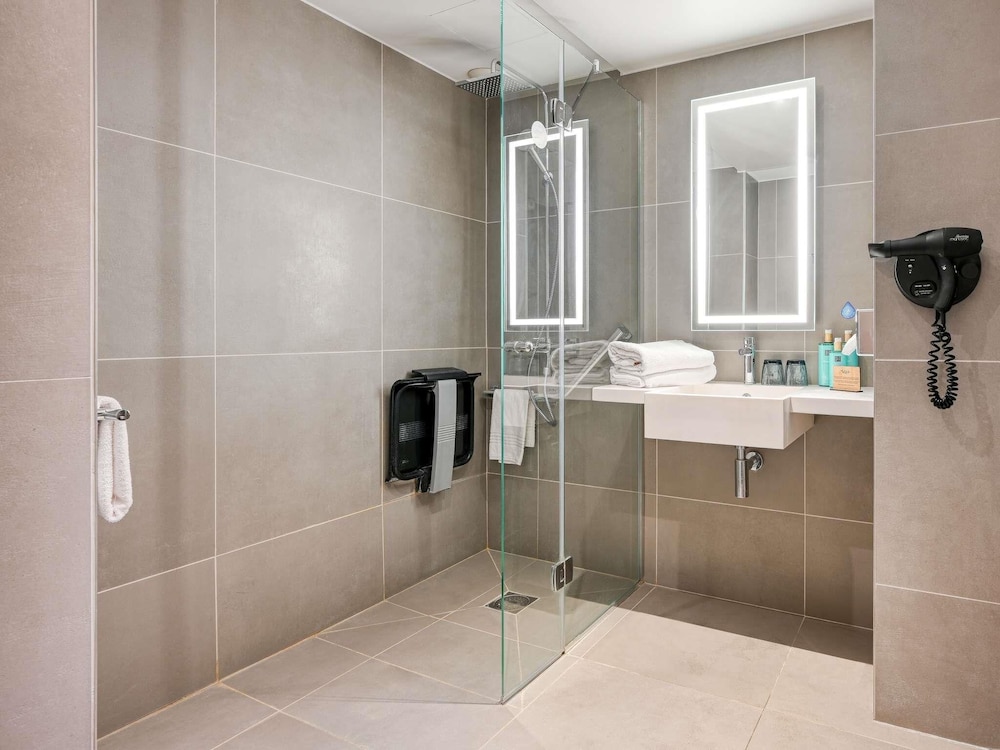 Habitación superior, 1 cama doble del hotel Novotel Paris Centre Bercy. Foto 4