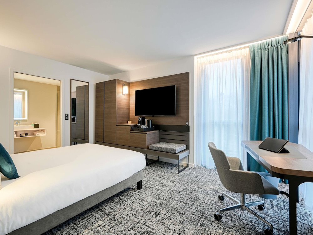 Habitación ejecutiva, 1 cama de matrimonio, balcón del hotel Novotel Paris Centre Bercy. Foto 1