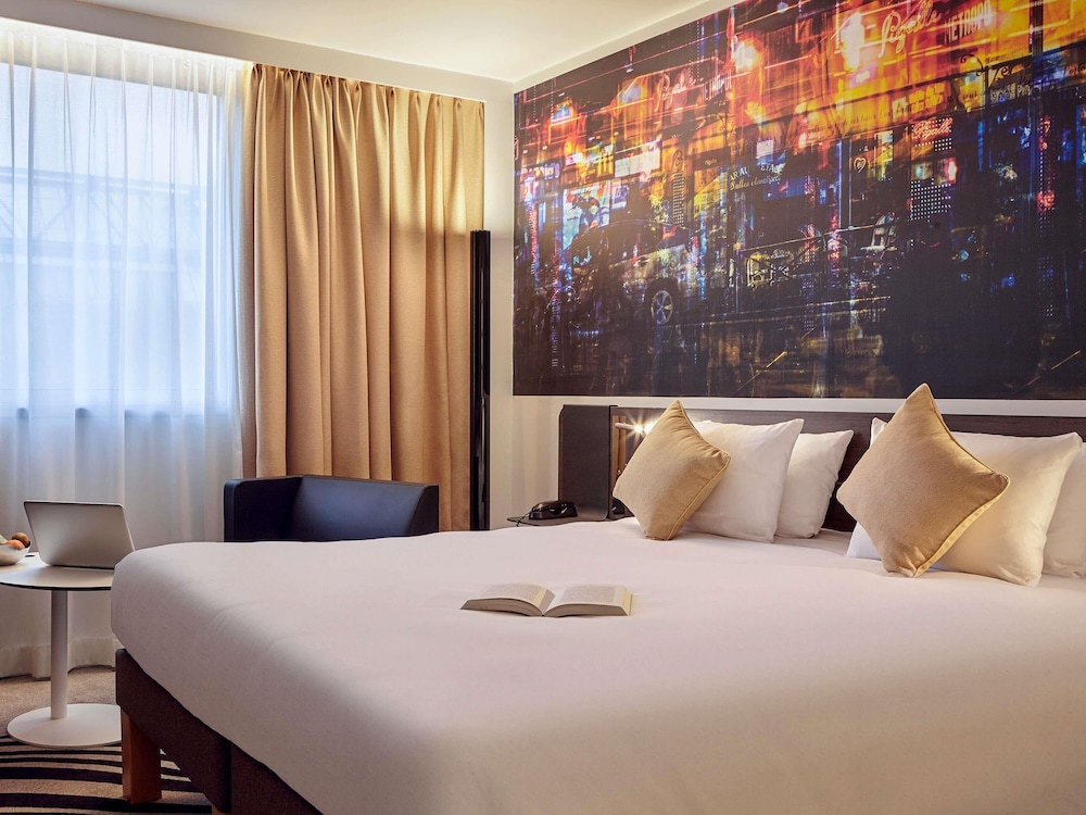 Habitación superior, 1 cama de matrimonio grande del hotel Novotel Paris Centre Bercy
